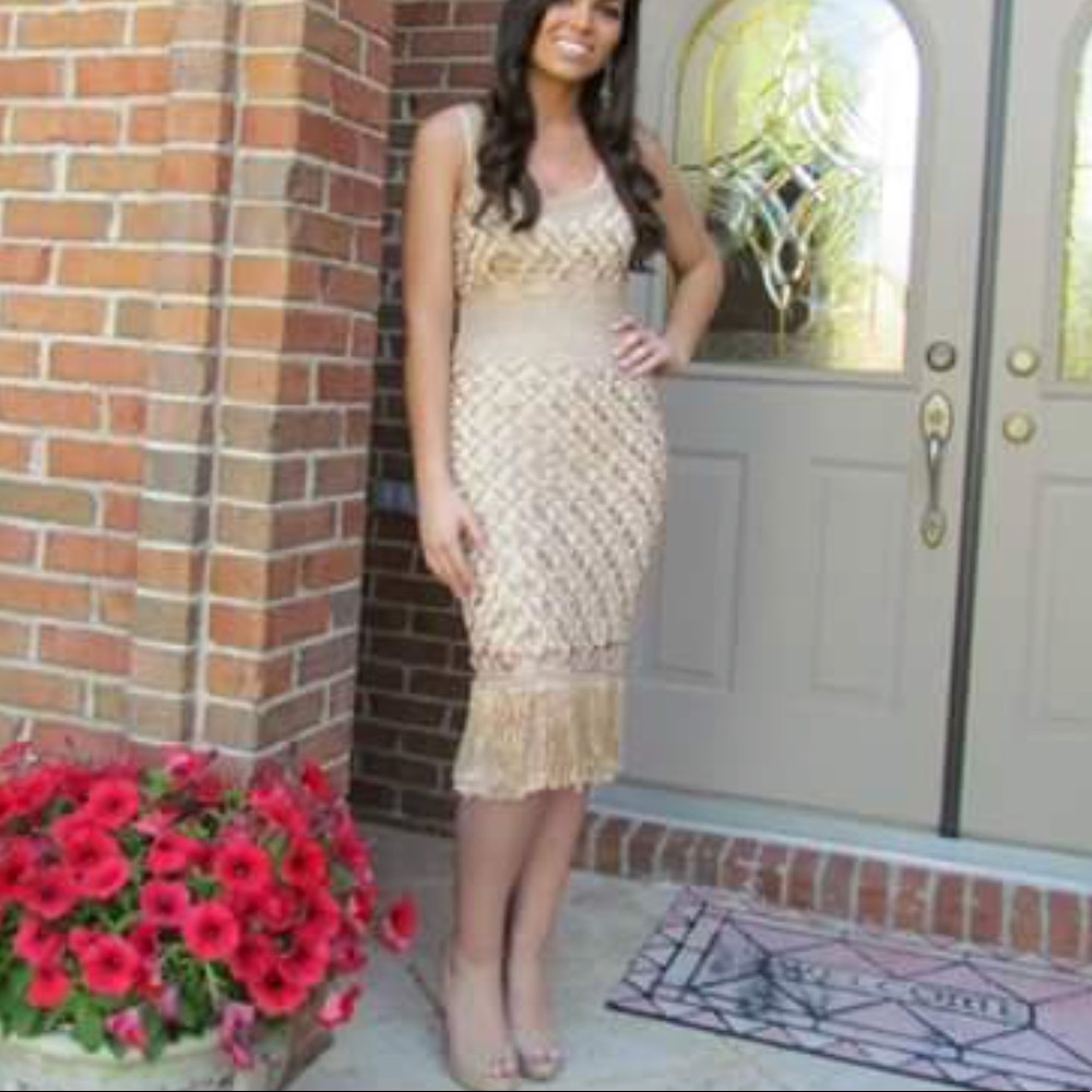 Badgley mischka crochet midi dress